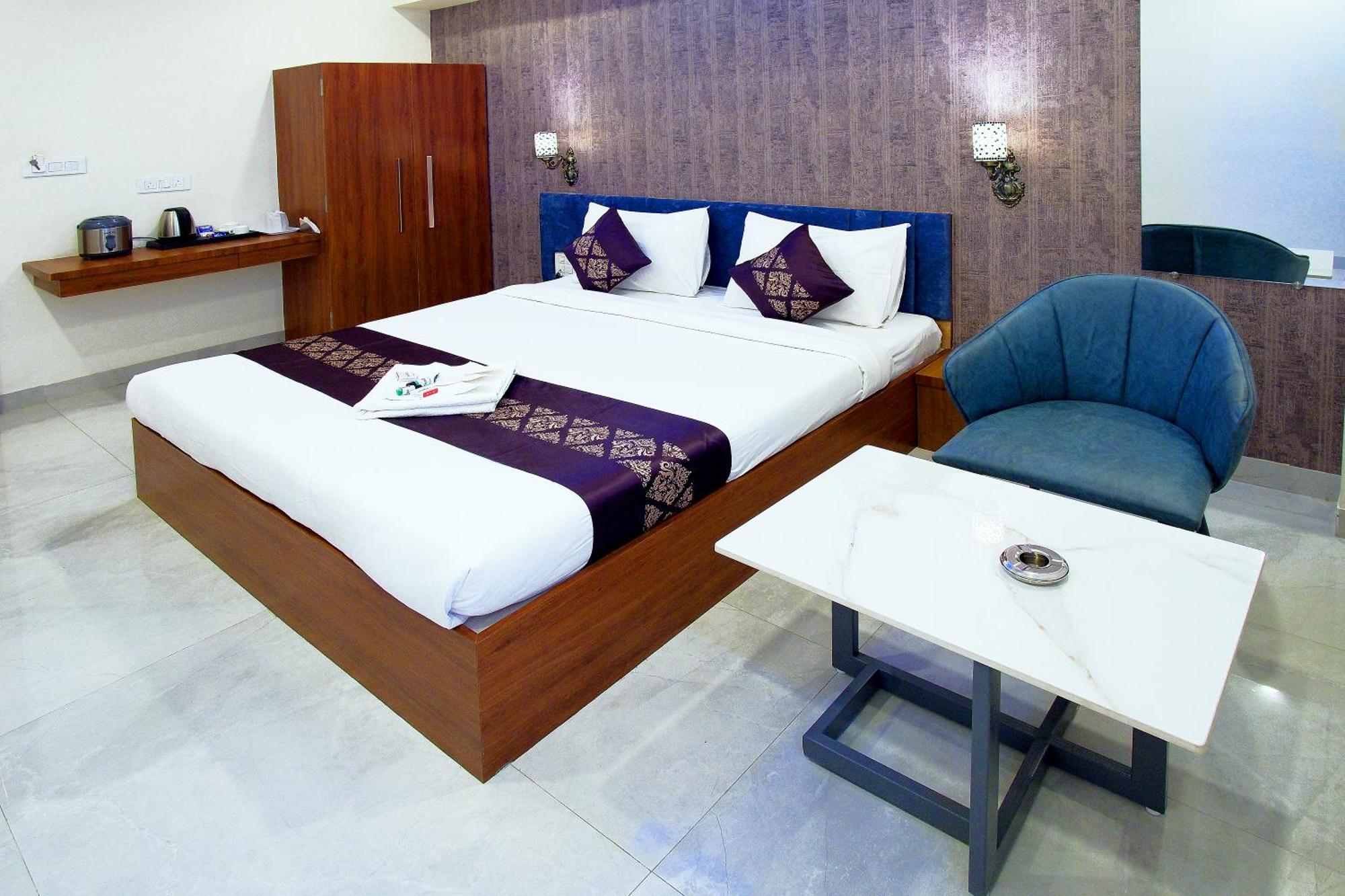 Hotel The Marion Nashik Dış mekan fotoğraf