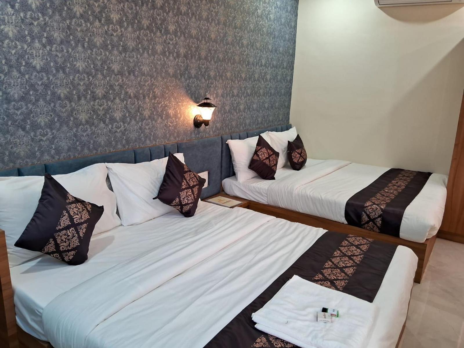 Hotel The Marion Nashik Dış mekan fotoğraf