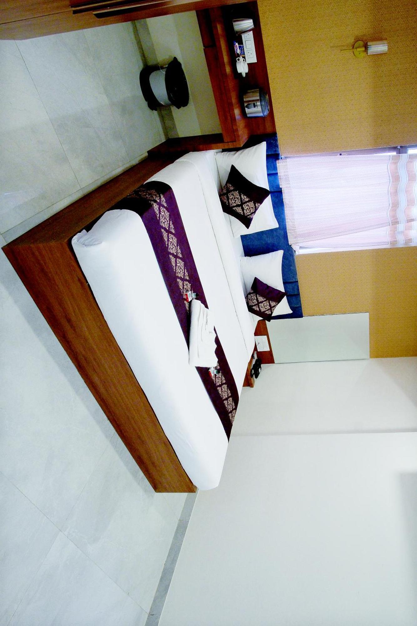 Hotel The Marion Nashik Dış mekan fotoğraf